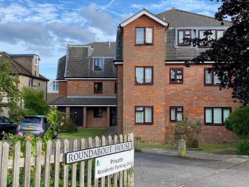 Image of 1 bedroom flat for sale in Pinner Road, Northwood, Middlesex, HA6 post in Hillingdon London England