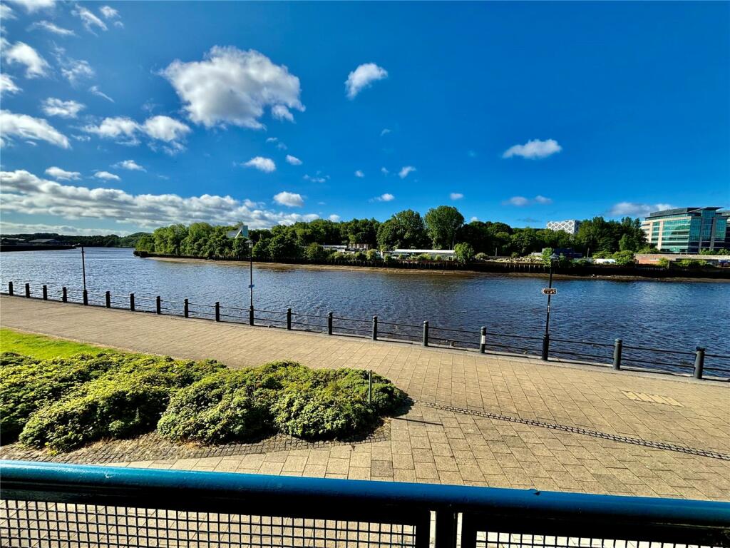 Image of 2 bedroom flat for sale in Mariners Wharf, Quayside, Newcastle upon Tyne, Tyne and Wear, NE1 post in Newcastle upon Tyne Tyne and Wear England