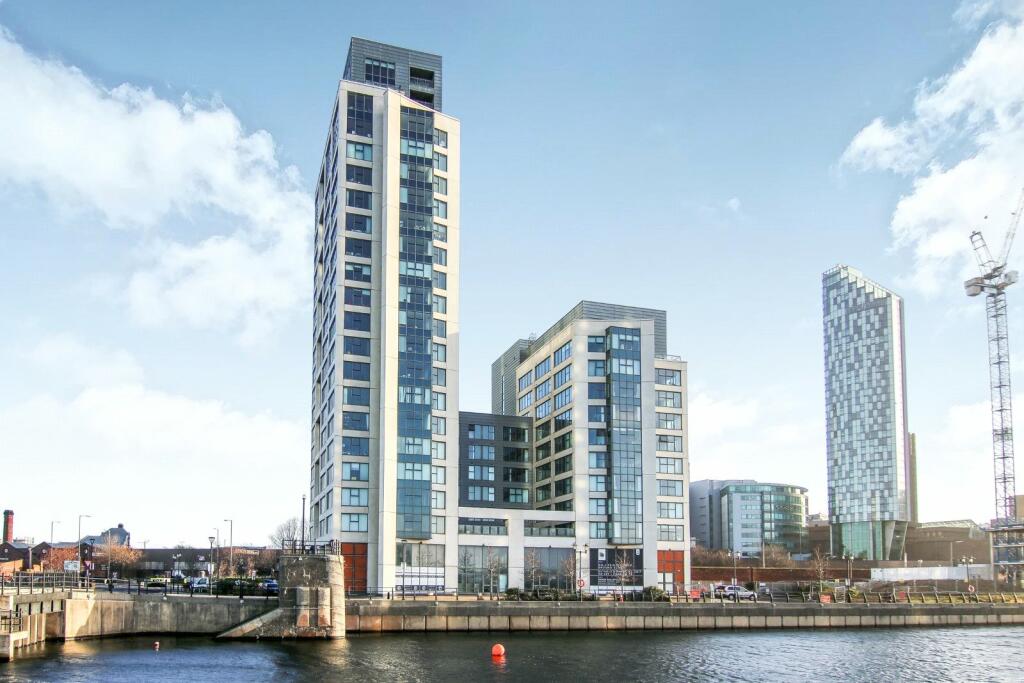 Image of 2 bedroom flat for sale in William Jessop Way, Liverpool, Merseyside, L3 post in Liverpool Merseyside Angleterre