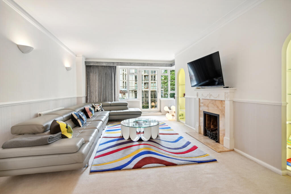 Image of 3 bedroom flat for sale in Westminster Gardens, Marsham Street, SW1P post in Westminster London Angleterre