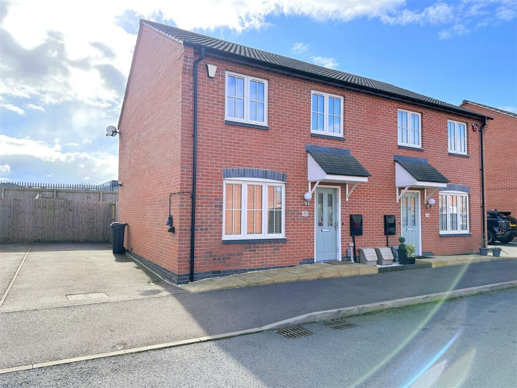 Image of 3 bedroom semi-detached house for sale in Raywell Road, Hamilton, Leicester, LE5 post in Leicester Leicestershire Inglaterra