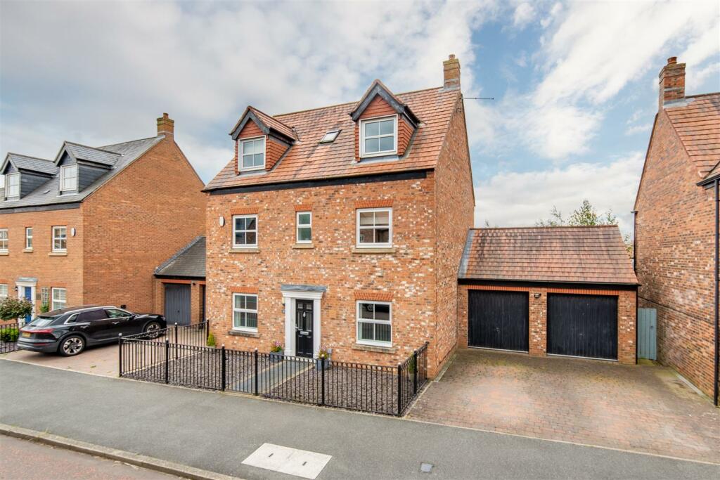 Image of 6 bedroom detached house for sale in Barmoor Drive, Great Park, NE3 post in Newcastle upon Tyne Tyne and Wear Angleterre