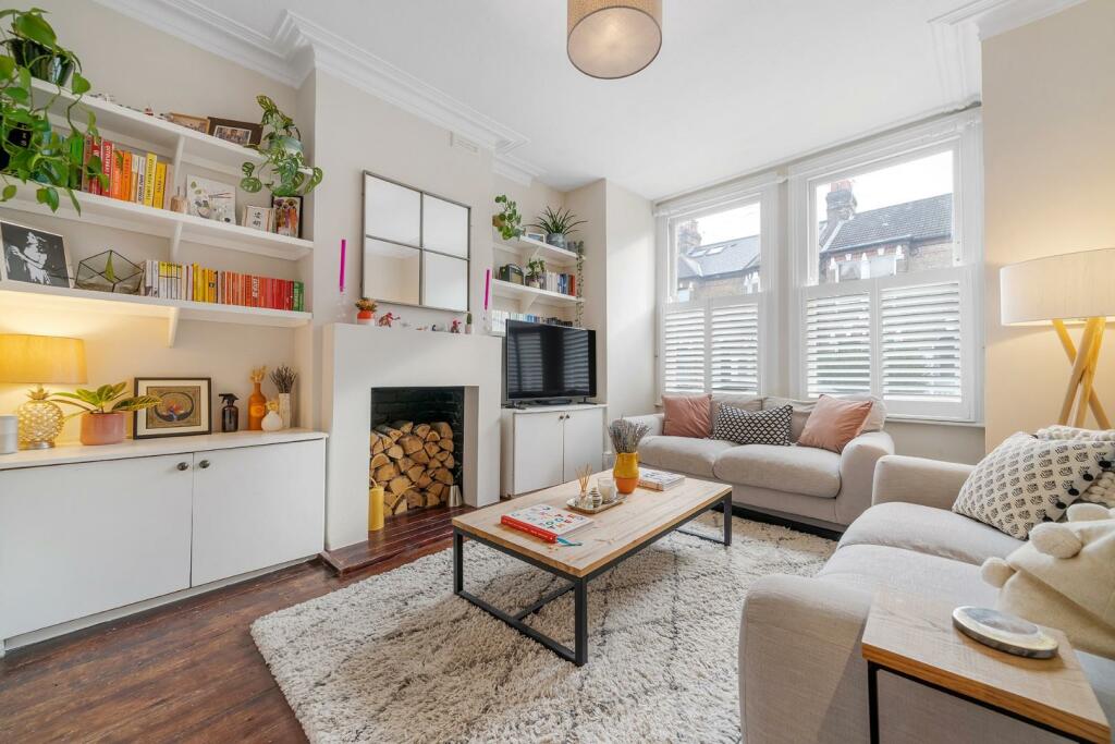 Image of 2 bedroom flat for sale in Strathleven Road, SW2 post in Lambeth London England
