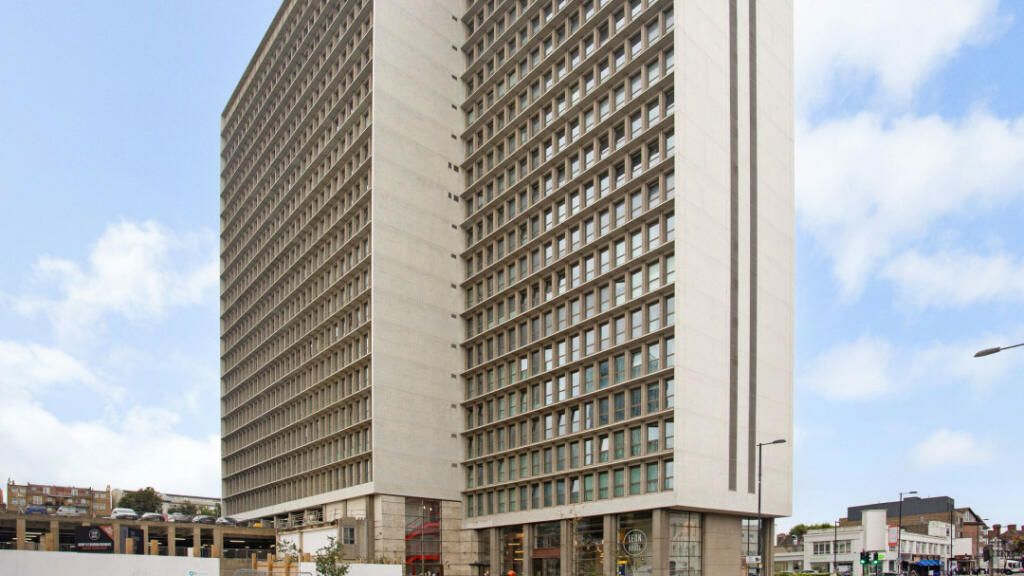 Image of 1 bedroom flat for sale in Leon House, Croydon, CR0 1FX, CR0 post in Croydon London England