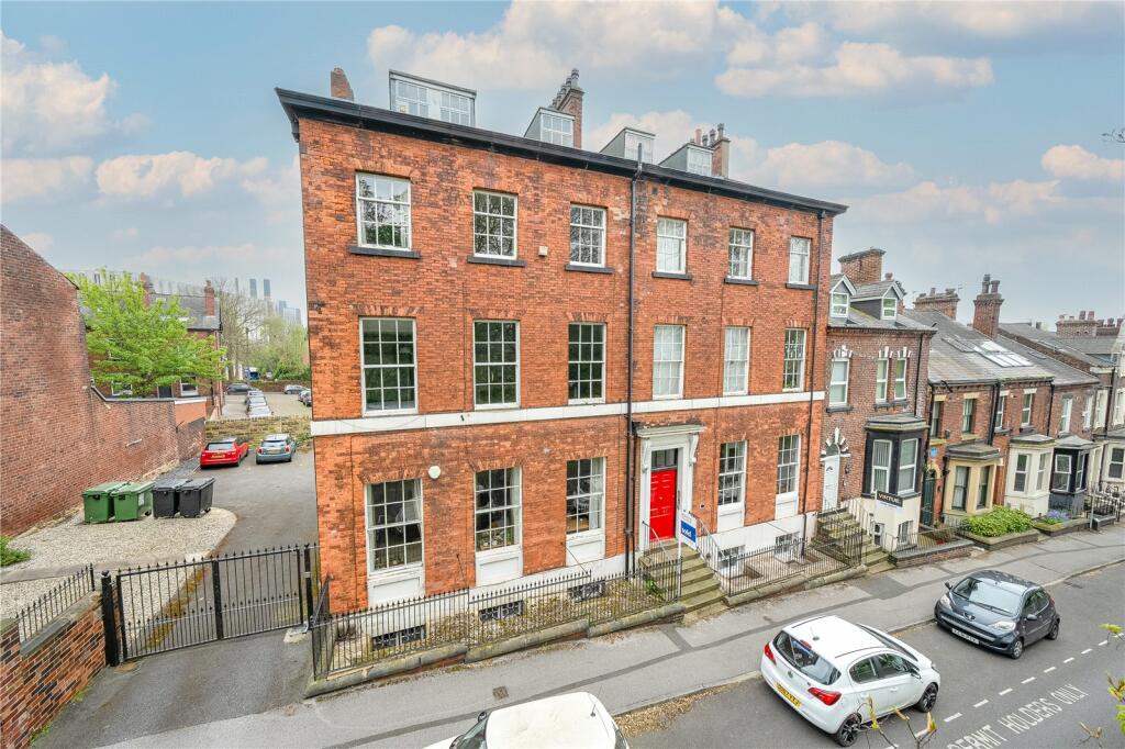 Image of 2 bedroom apartment for sale in Flat 10, Hanover Square, Leeds, West Yorkshire, LS3 post in Leeds West Yorkshire England