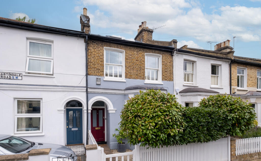 Image of 4 bedroom terraced house for sale in Martindale Road, LONDON, SW12 post in Wandsworth London Inglaterra